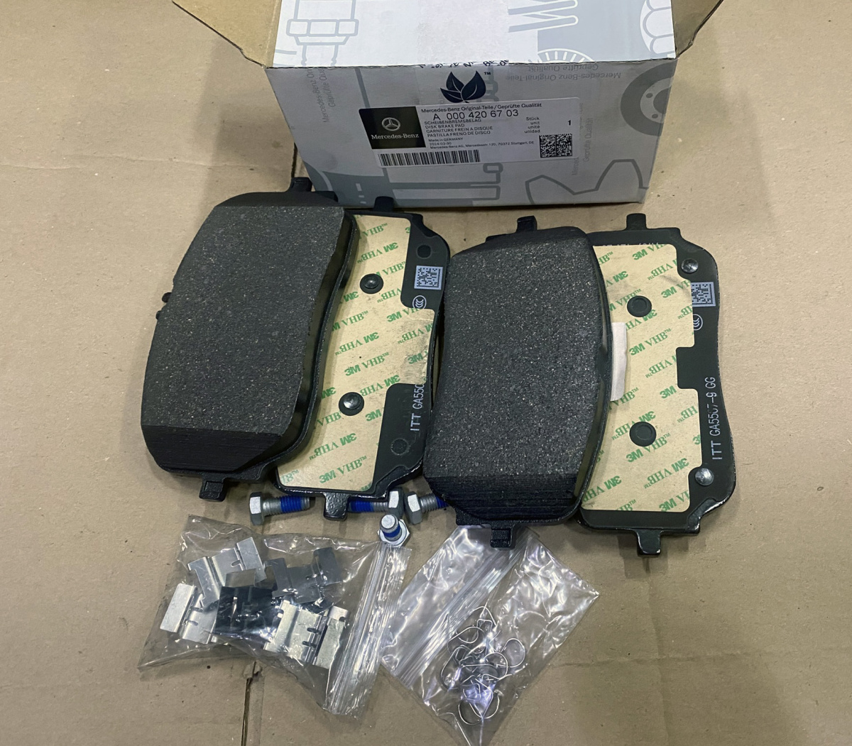 Колодки тормозные дисковые, комплект A 000 420 67 03 (1) Арт. A0004206703
