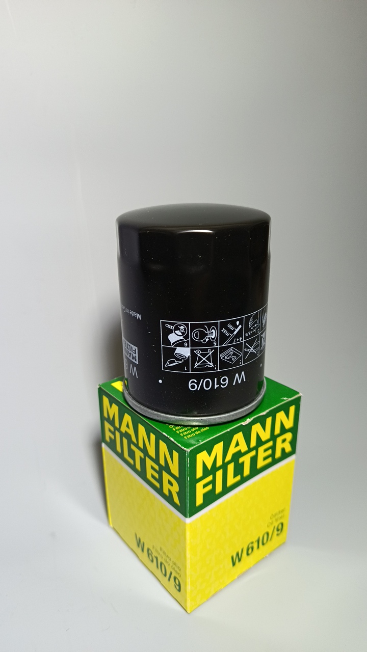 Фильтр масляный Toyota Premio 01-07   RAV4 00-13. MANN-FILTER W610 9 (3) Арт. W6109