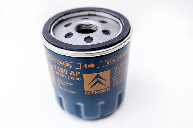 Фильтр масляный (резьб) ВАЗ (2108,2109,2110,2111,2115,2113,2114) KALINA ГАЗ 406 Filtron Арт. OP520