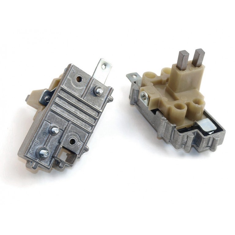 Щеткодержатель генератора Камаз ЕВРО Г-6582 Я120М1-02 Арт. 6582.3701010 Щеткодержатель генератора Камаз ЕВРО Г-6582 Я120М1-02 Арт. 6582.3701010